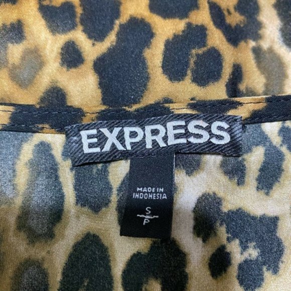 Express Blouse Top S Leopard Animal Print V-Neck Cap Sleeve Brown Black - Picture 10 of 11